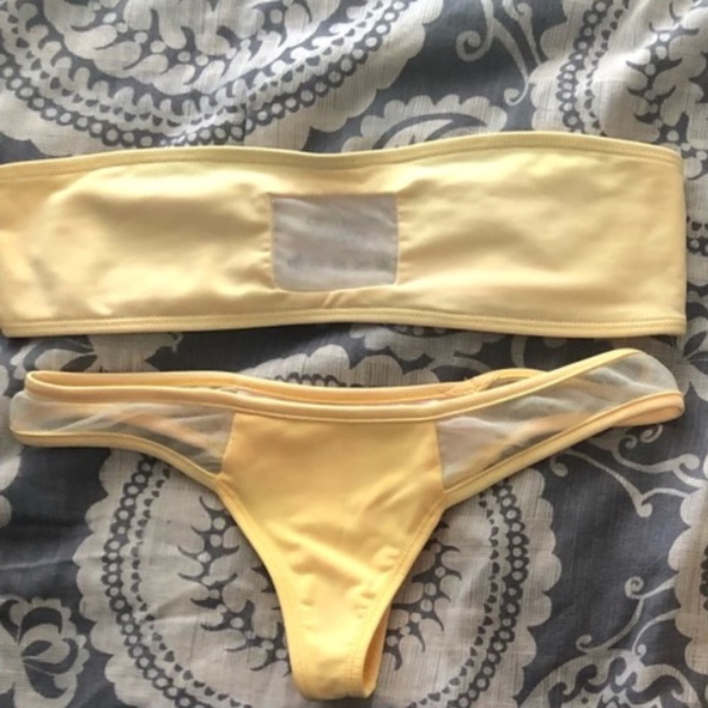SOLD💛